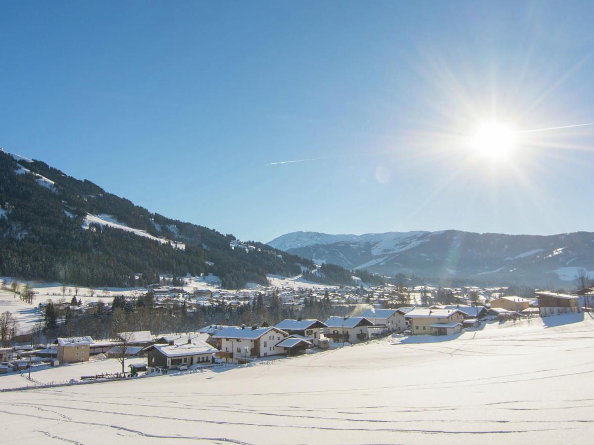 Luxurious Holiday Home With Terrace In Tyrol ブリクセン イン ターレ エクステリア 写真