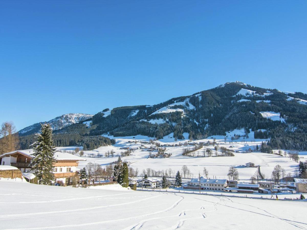 Luxurious Holiday Home With Terrace In Tyrol ブリクセン イン ターレ エクステリア 写真